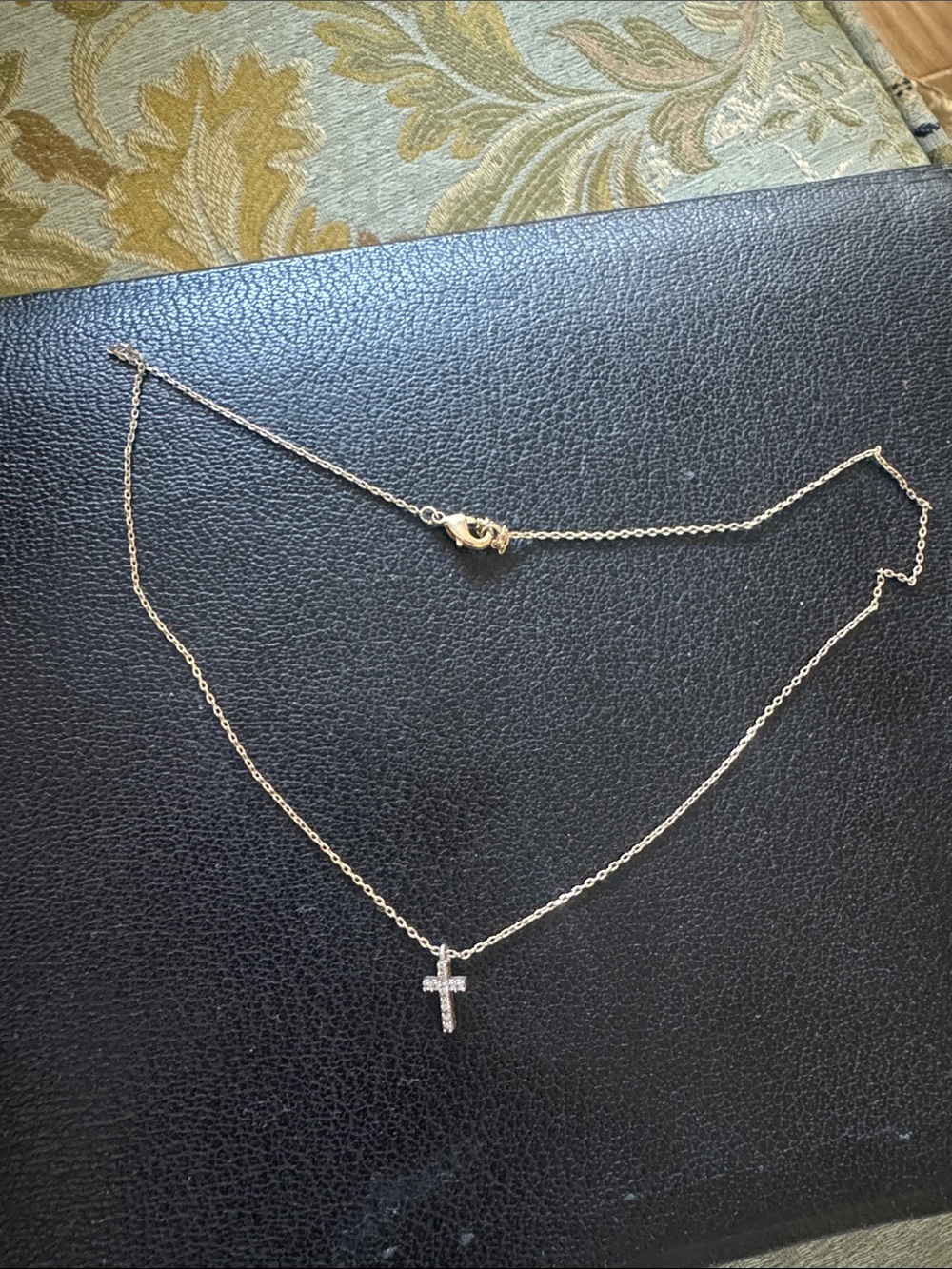 Delicate Gold Cross Pendant Necklace - Women Jewelry